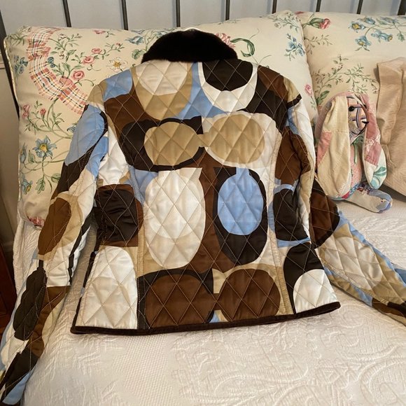 Quilted jacket with rabbit fur collar - Picture 3 of 5